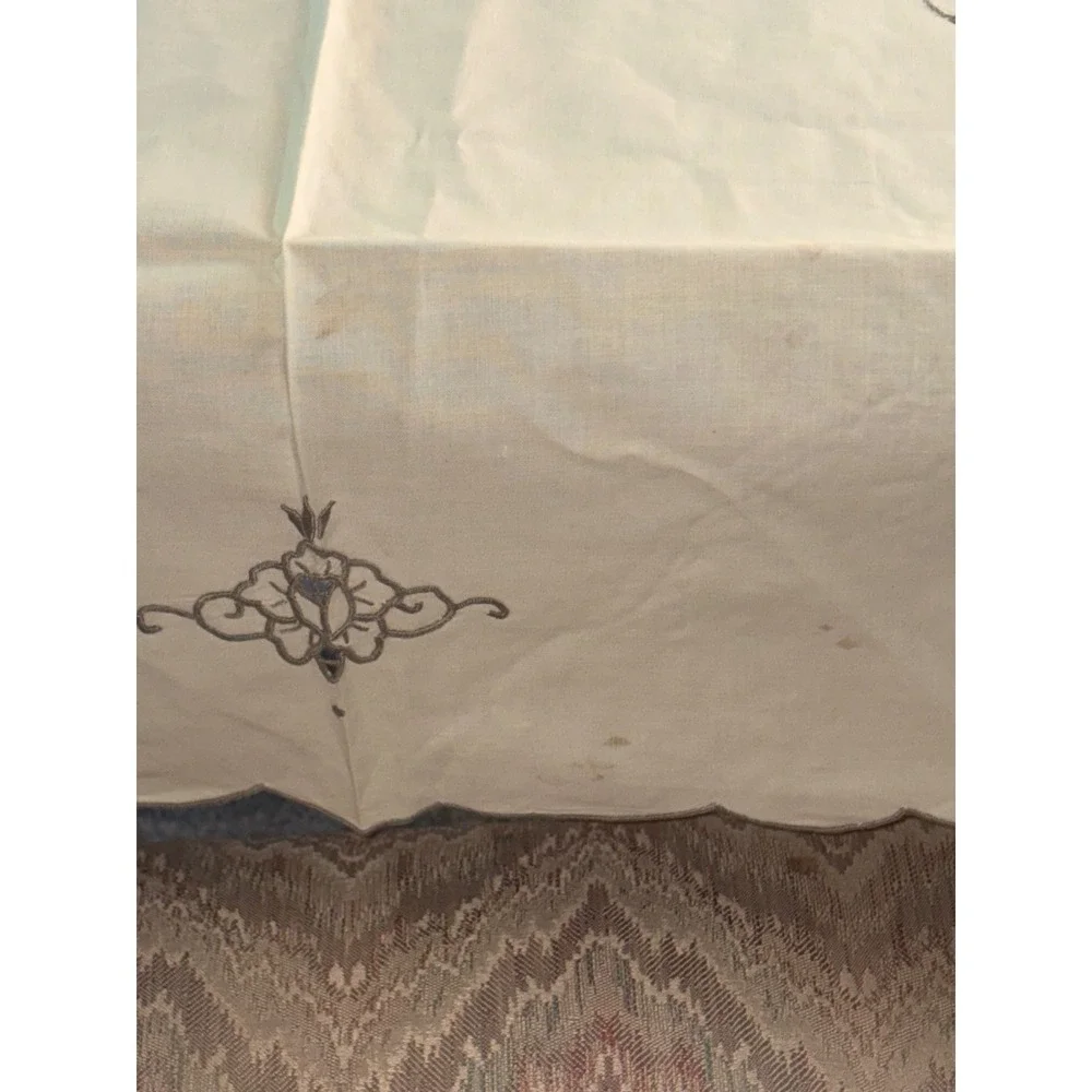 Vintage Cream Embroidered Cutwork Square Tablecloth 47in 6 Matching Napkins Set